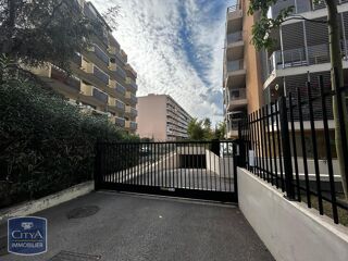  Parking / Garage � louer 