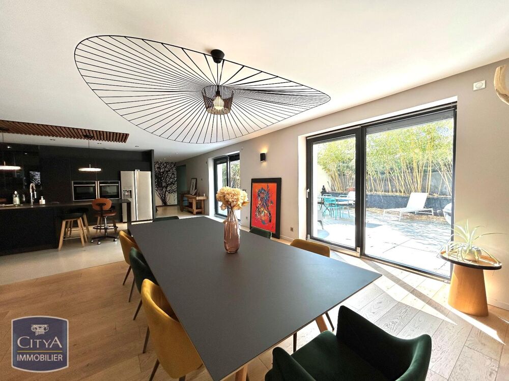 location Villa - 6 pièce(s) - 221 m² Fraisses (42490)