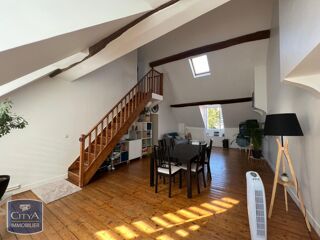  Appartement à louer 5 pièces 104 m²