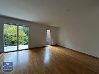  Appartement à louer 4 pièces 83 m²