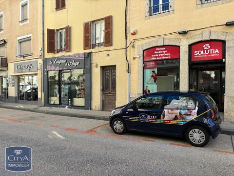 &Agrave; LOUER : Local commercial id&eacute;alement situ&eacute; au centre... 540 01100 Oyonnax