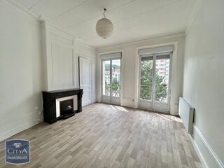  Appartement à louer 3 pièces 101 m²