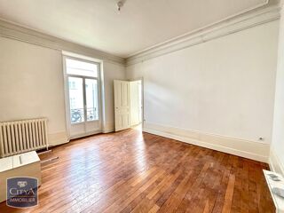  Appartement à louer 3 pièces 85 m²