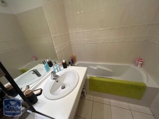  Appartement à louer 4 pièces 80 m²