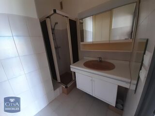  Appartement à louer 3 pièces 68 m²