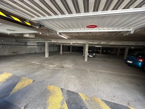  Parking / Garage  louer 