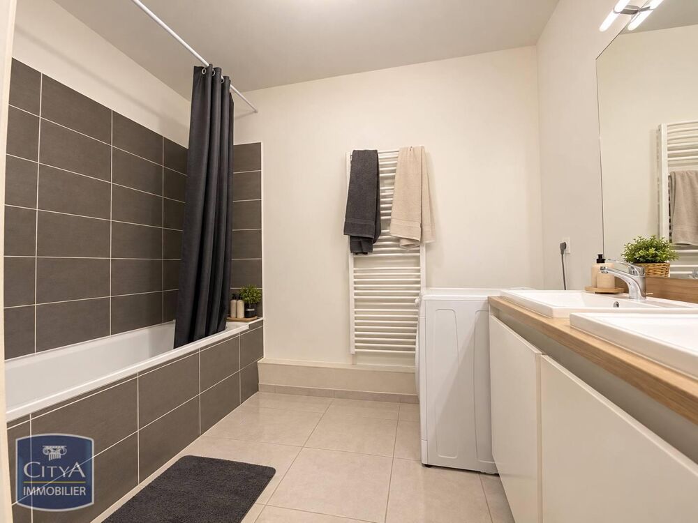 location Appartement - 3 pièce(s) - 61 m² Villeneuve-lès-Avignon (30400)