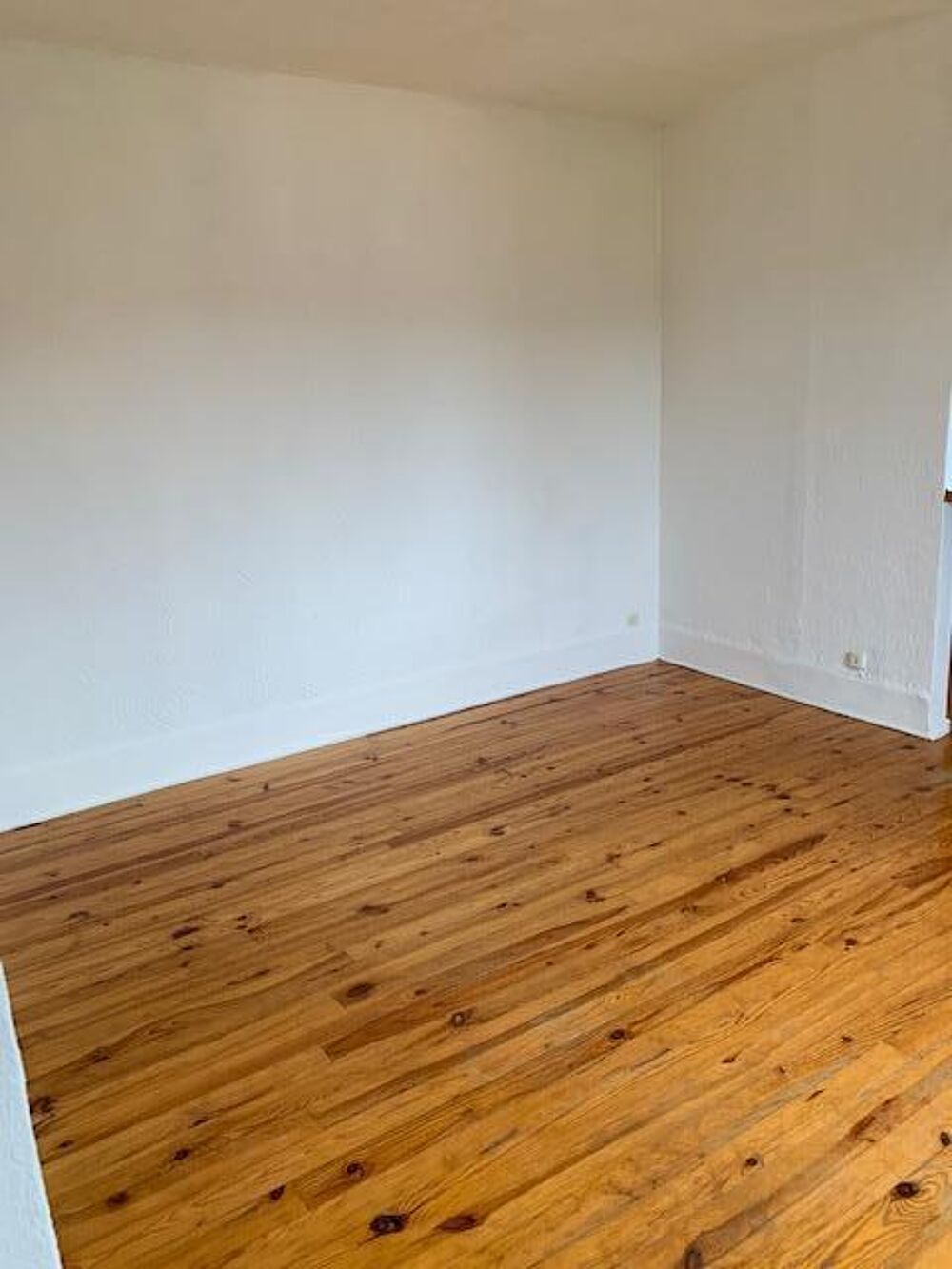 15, Rue Robespierre-UNIEUX- Appartement F3 au 1er étage ....