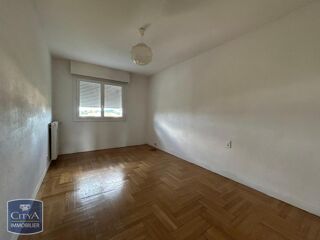  Appartement à louer 4 pièces 87 m²