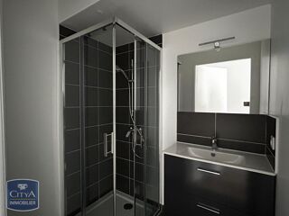  Appartement à louer 4 pièces 81 m²