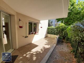  Appartement à louer 3 pièces 77 m²
