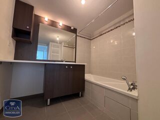  Appartement à louer 3 pièces 64 m²