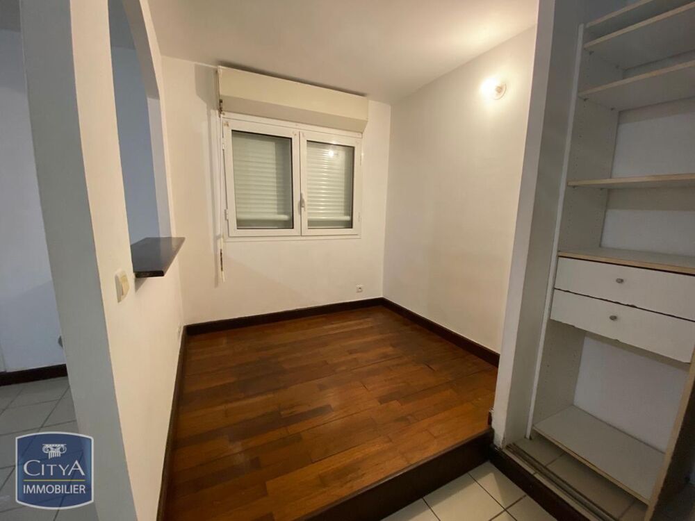 location Appartement - 1 pièce(s) - 32 m² La Possession (97419)