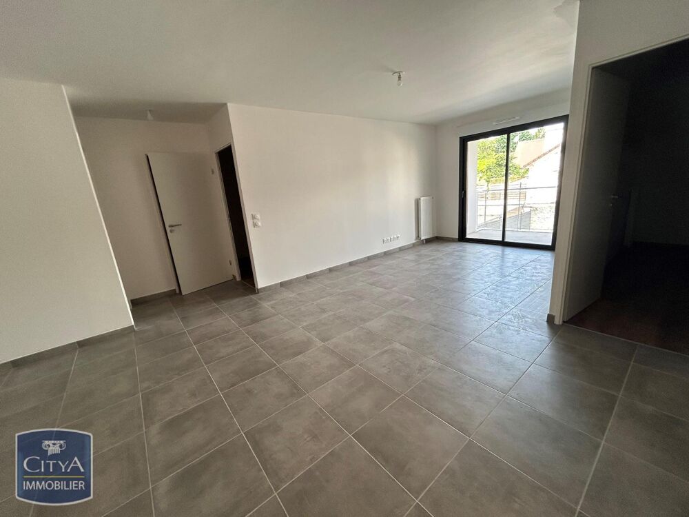 location Appartement - 3 pièce(s) - 75 m² Vaux-le-Pénil (77000)