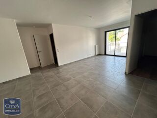  Appartement à louer 3 pièces 75 m²