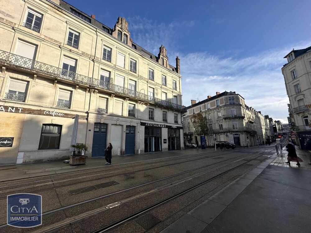 Hyper centre - Place Molière Appartement T2 situé dans l....