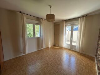  Appartement à louer 5 pièces 153 m²