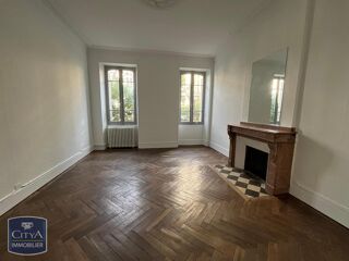  Appartement à louer 3 pièces 81 m²