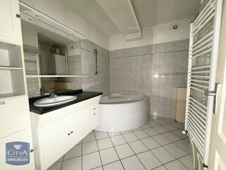  Appartement à louer 3 pièces 69 m²