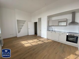  Appartement à louer 3 pièces 80 m²