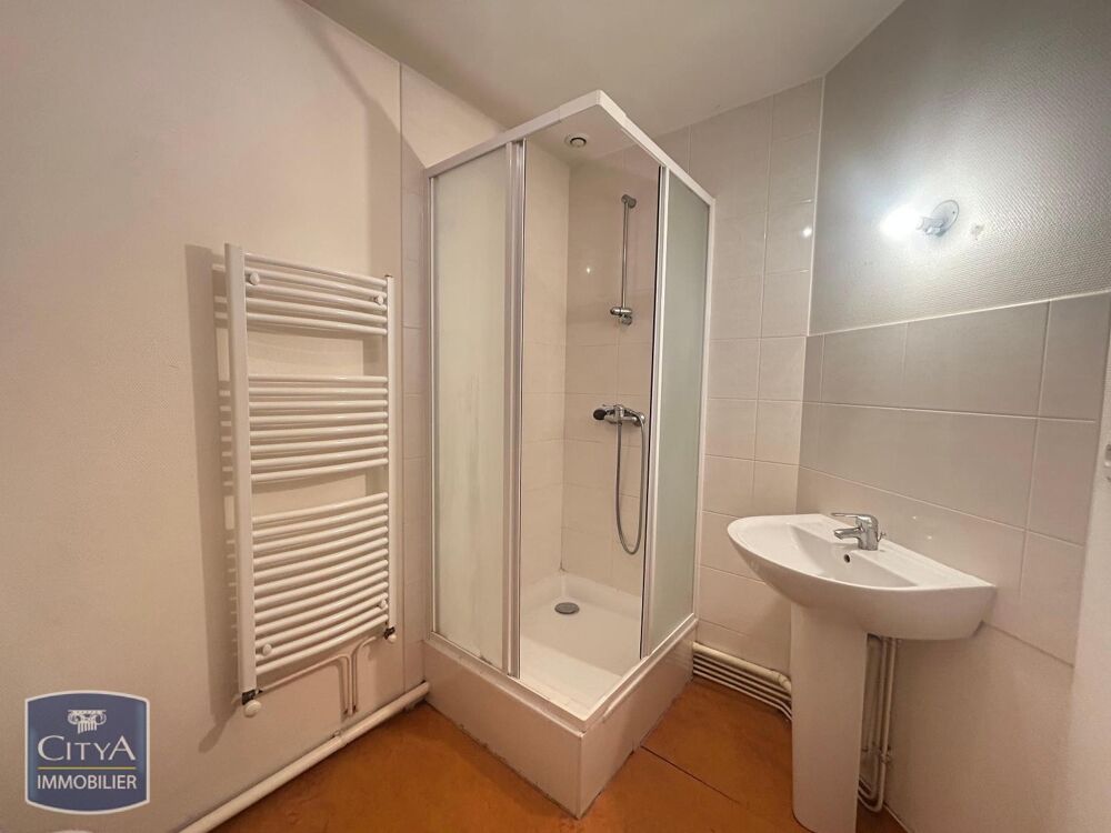 À LOUER Découvrez cet appartement T1 rafraichit situé au....