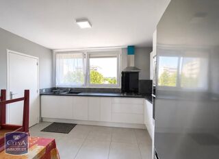  Appartement à louer 3 pièces 68 m²