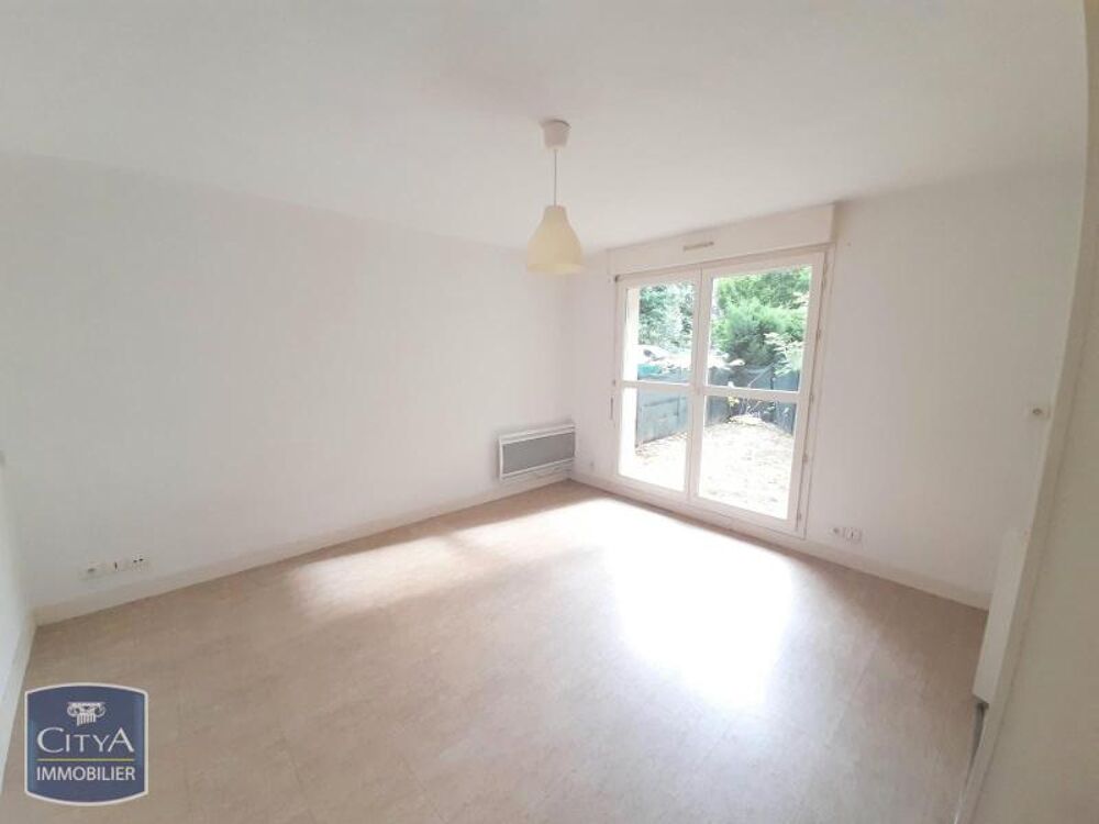 **STUDIO 25 M² AVEC UN EXTERIEUR - SAINT-CYR-SUR-LOIRE**....