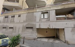  Parking / Garage à louer 