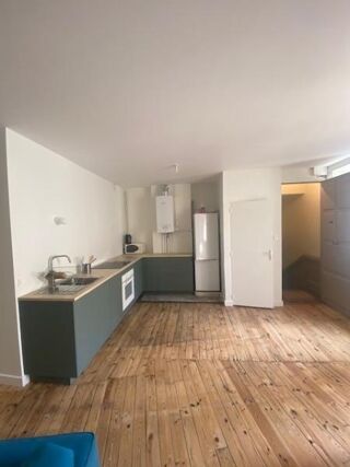  Appartement à louer 3 pièces 79 m²