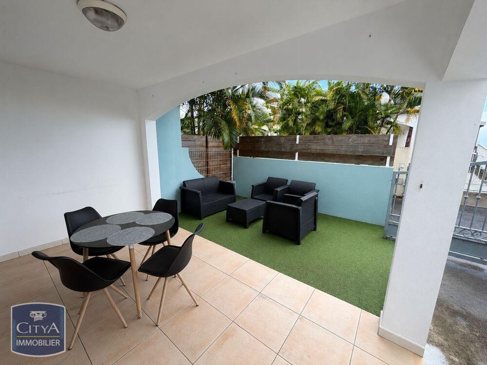 location Maison - 4 pièce(s) - 76 m² Saint-Pierre (97410)