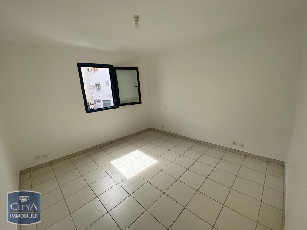À LOUER : Appartement T3 situé à Saint Denis. Ce bien im....