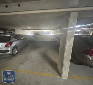  Parking / Garage � louer 