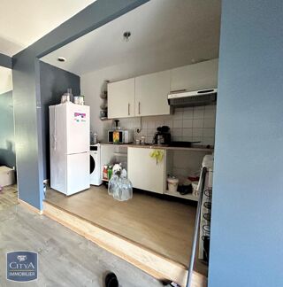  Appartement à louer 4 pièces 77 m²