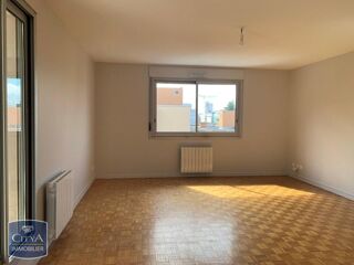  Appartement à louer 5 pièces 110 m²
