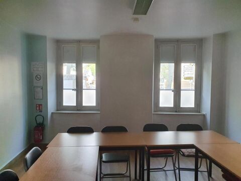 8, Boulevard de la Préfecture - MONTBRISON - Local Pr... 600 42600 Montbrison