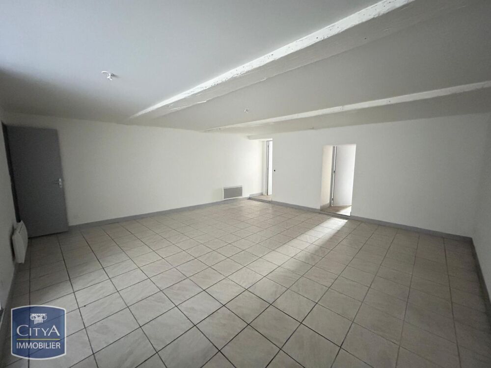 À LOUER : Appartement rénové T3 situé à Sedan, dans le c....
