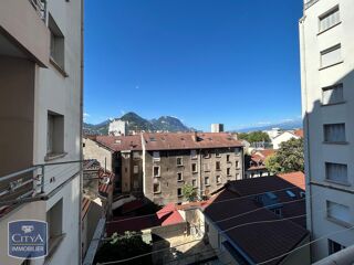  Appartement à louer 3 pièces 76 m²