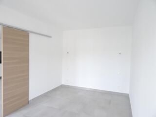  Appartement à louer 4 pièces 87 m²