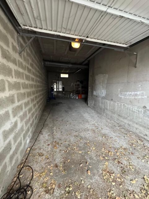  Parking / Garage  louer 