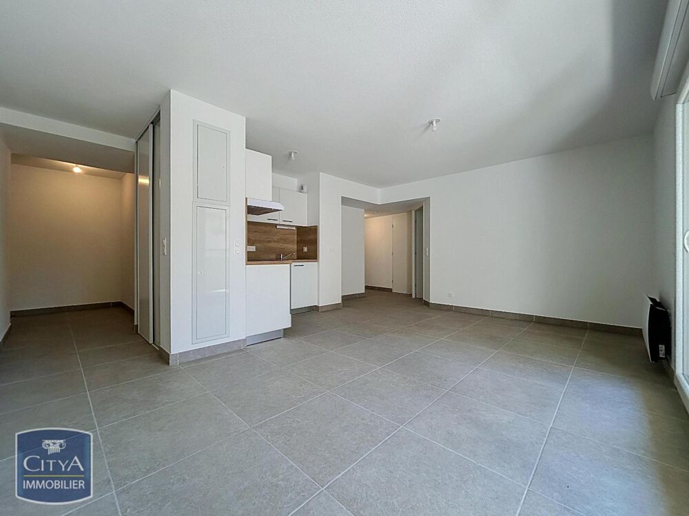 location Appartement - 3 pièce(s) - 66 m² Nimes (30900)