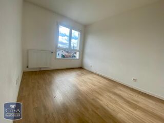  Appartement à louer 3 pièces 65 m²