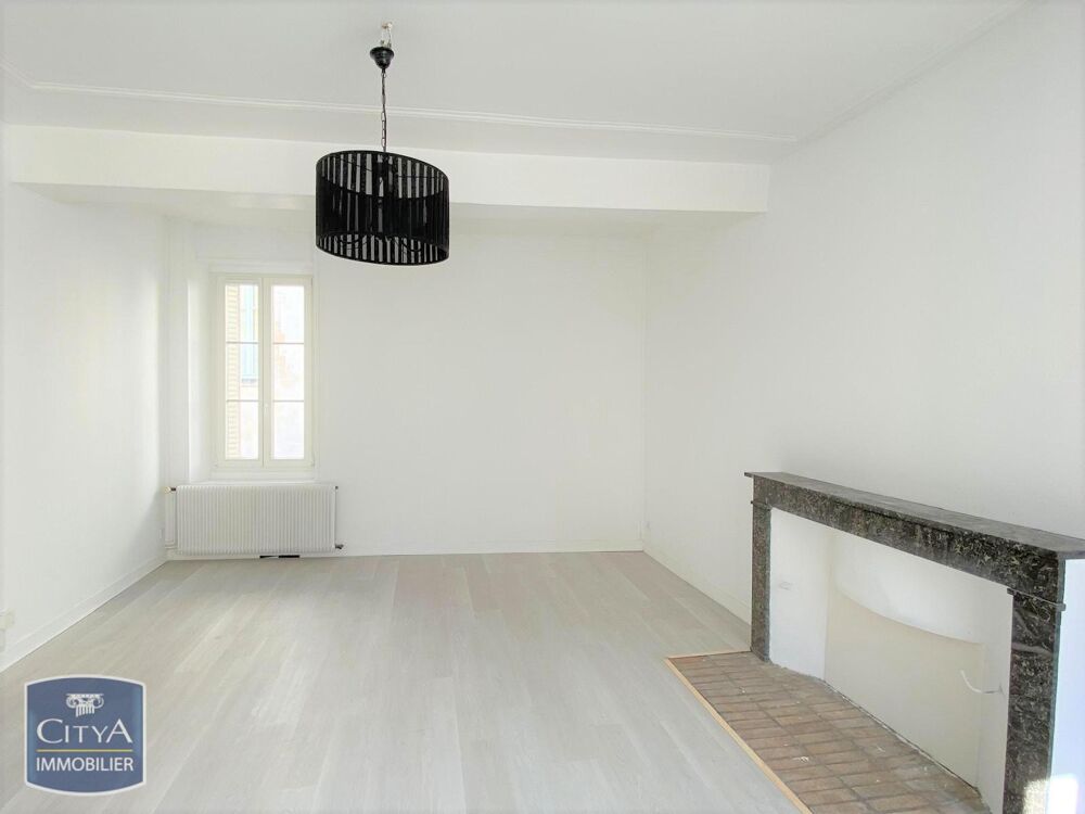 ** Travaux en cours ** À LOUER : Charmant appartement T2....