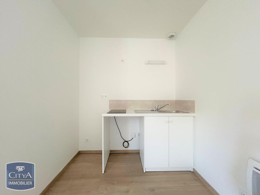 COUTRAS - T2 RENOVE + PARKING Découvrez ce charmant appa....
