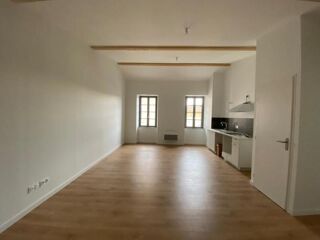  Appartement à louer 4 pièces 83 m²