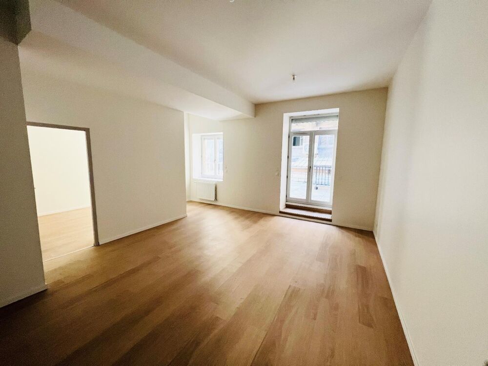 Charollois immobilier vous propose à la location un appa....
