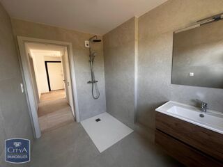  Appartement à louer 3 pièces 72 m²