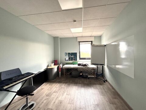   Location / Local Commercial 