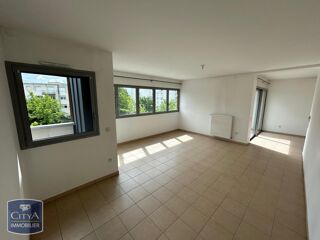  Appartement à louer 3 pièces 92 m²
