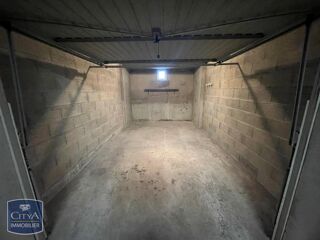  Parking / Garage � louer 