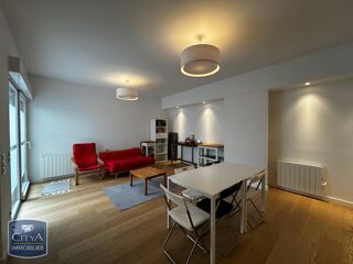  Appartement à louer 4 pièces 103 m²
